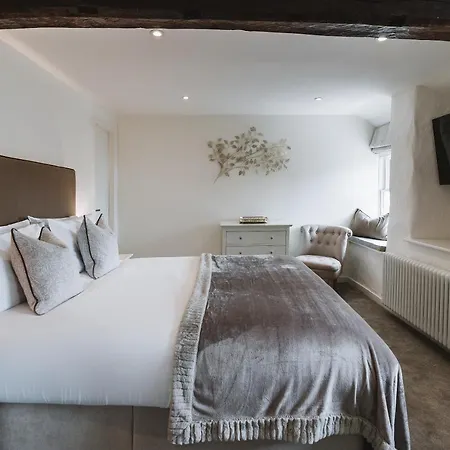 Coffee & At Square 4*