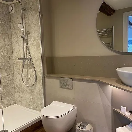 Coffee & At Square Oda ve Kahvaltı