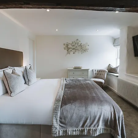 Coffee & At Square Oda ve Kahvaltı Cartmel