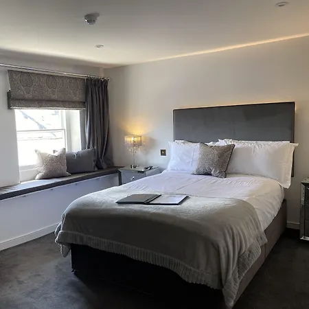 Coffee & At Square Oda ve Kahvaltı